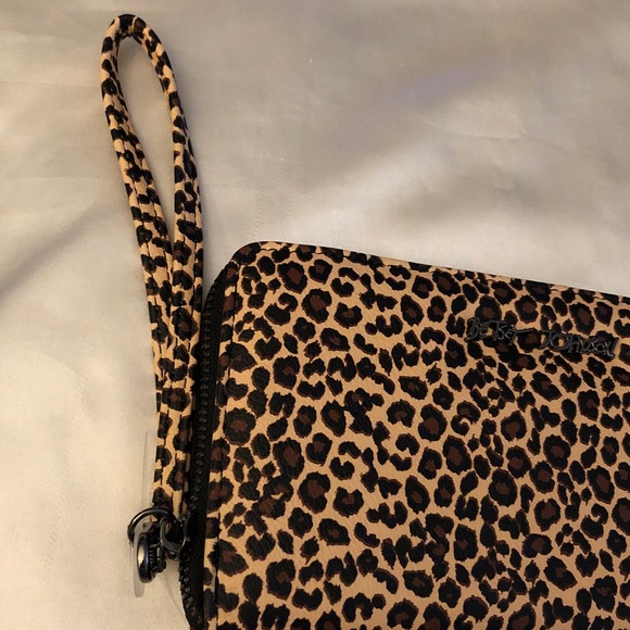 Betsey Johnson Leopard Print Faux Leather Zip Around Continental Wallet NWT - Picture 5 of 16